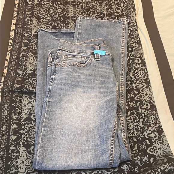 CODY JAMES Women’s Straight Leg Jeans in Light Blue Wash - Picture 5 of 10